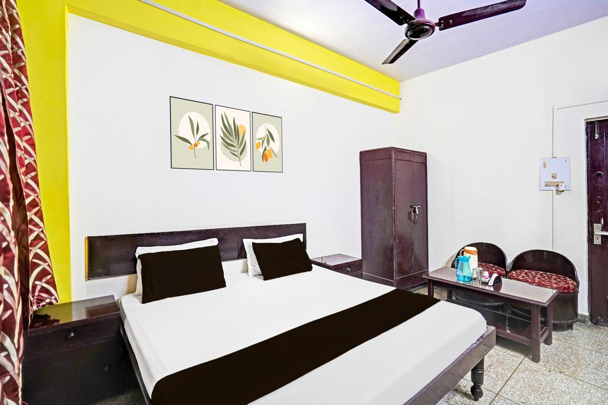 Hotel O Raj Mahal Канпур Екстериор снимка