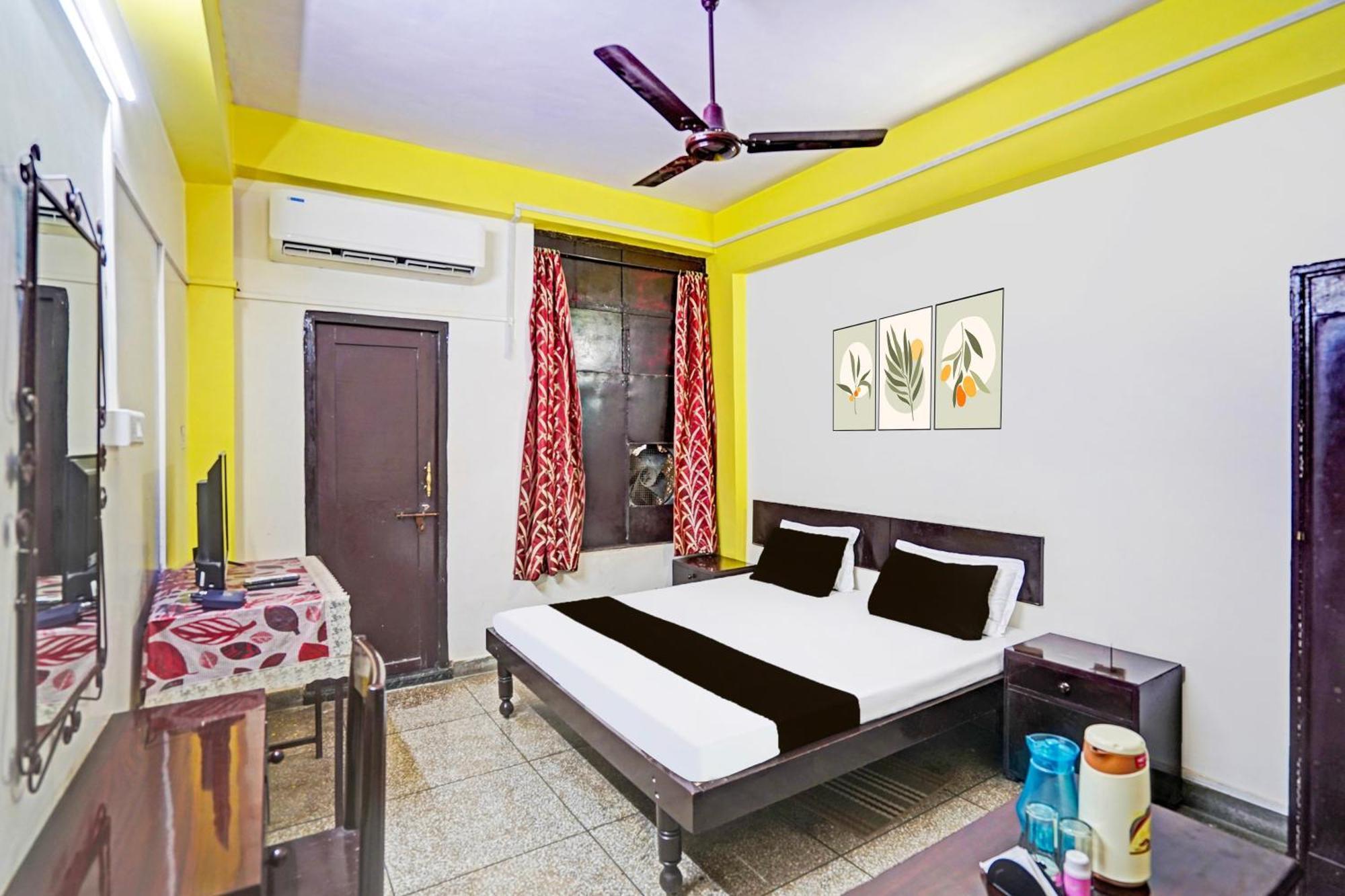Hotel O Raj Mahal Канпур Екстериор снимка